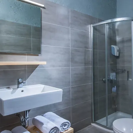 Готель Indigo Collection Adults Only 4*