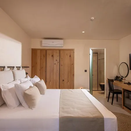 Готель Indigo Collection Adults Only 4*