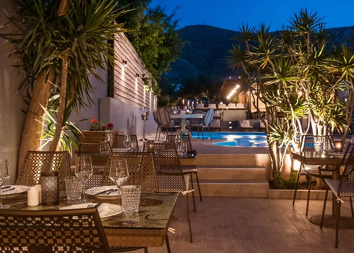 Готель Indigo Collection Adults Only