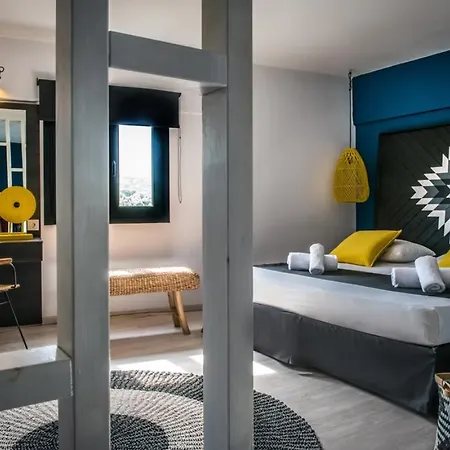 Hotel Indigo Collection Adults Only 4*